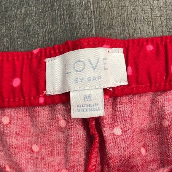 Love by Gap Red Pajamas NEW Valentine’s Day Medium - Picture 7 of 10